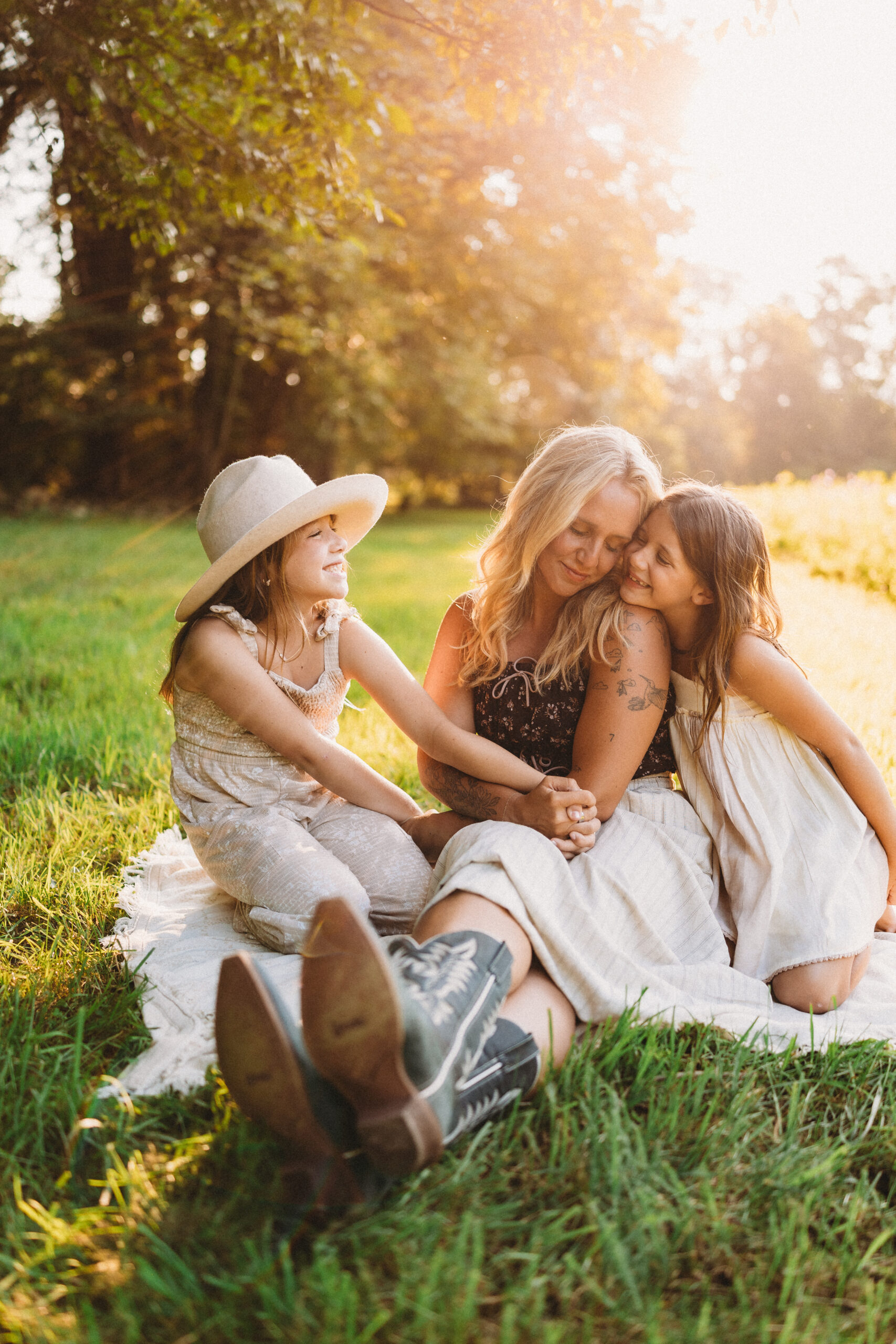 motherhood, mom and her daughters, loudoun county photographer, golden hour